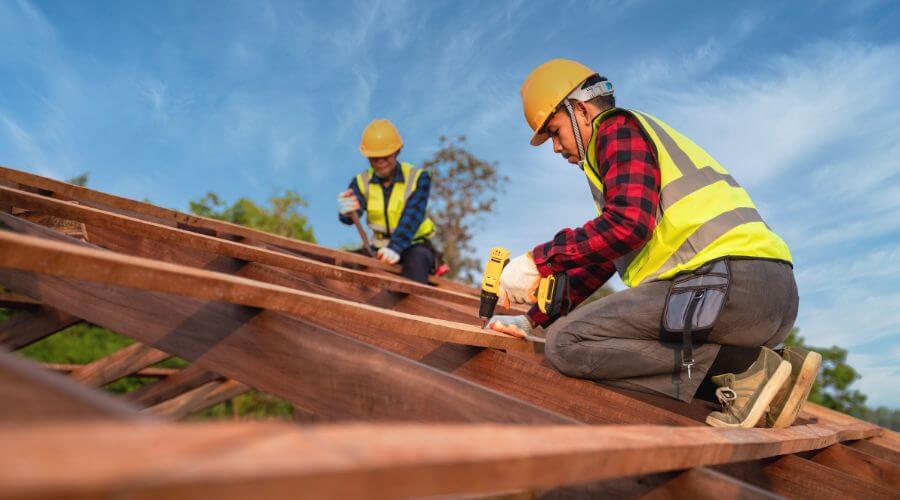 Professional Flat Roofing Installation services in Belpre, KS